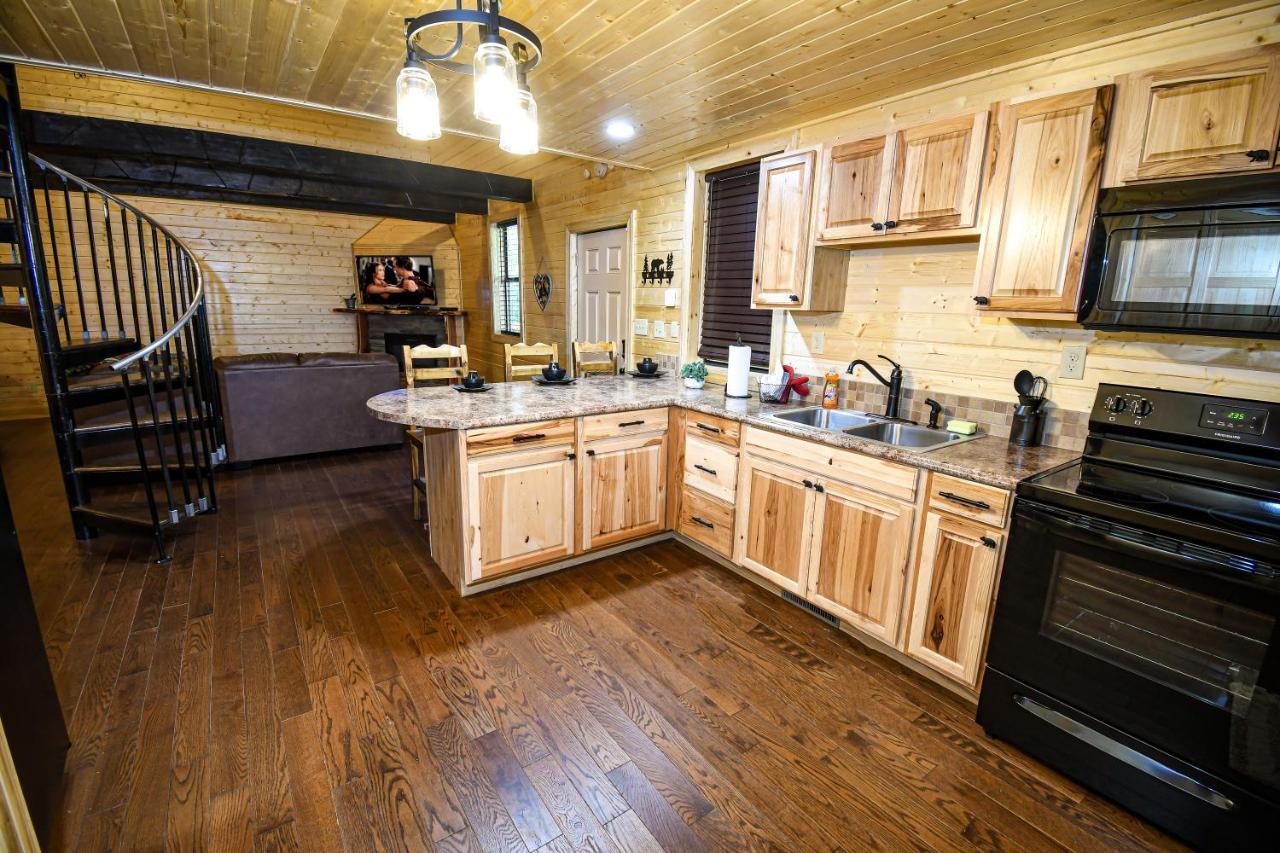 Gatlinburg - Honeymoon Hideaway Villa Kültér fotó